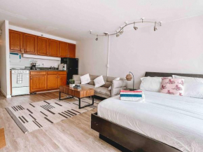 Studio in Waikiki with Free Parking